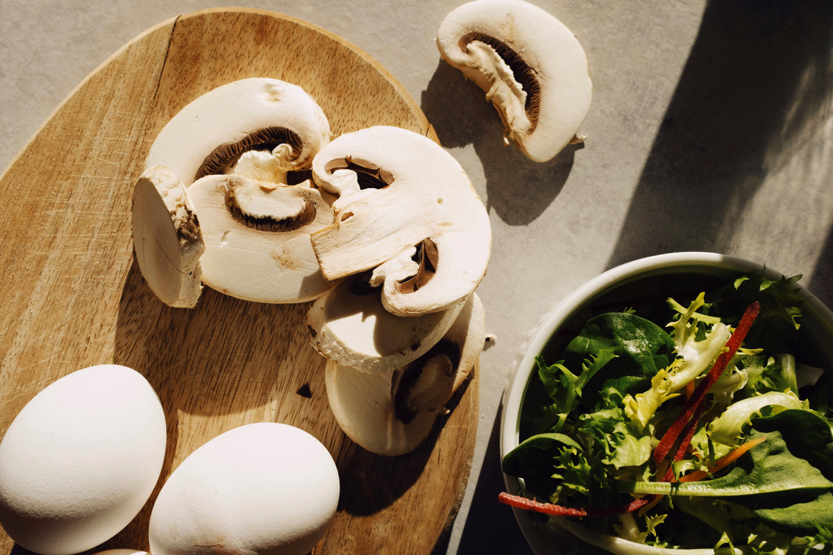Poached Egg over Spinach and Mushroom